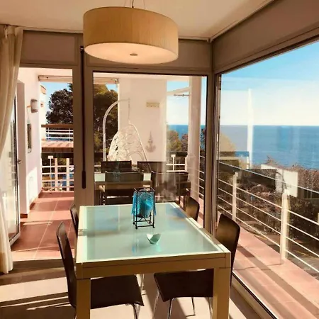 Apartamento Cala Salionc Playa Frente A La Playa * Tossa de Mar